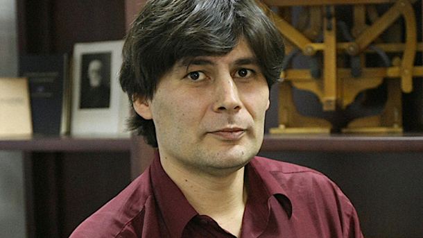 «Найти научный сюжет несложно, а понятно изложить его — своего рода искусство»